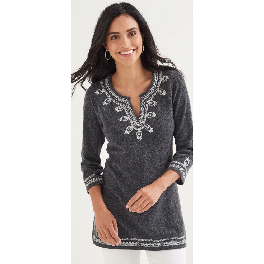 Tommy Bahama Cashmere Tunic Sweater M Gray Embroidered VNeck Coastal Grandmother